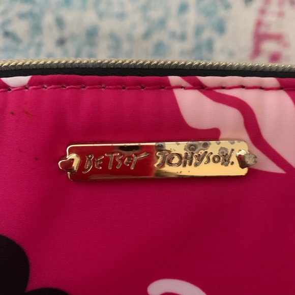 Betsey Johnson Makeup Bag - Picture 3 of 4
